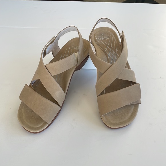 Like New Abeo Biosystem Nude Nubuck Size 7 US - Picture 4 of 12